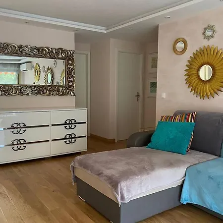 Cagnes-sur-mer, 50m De La Mer, Au Calme Apartment *