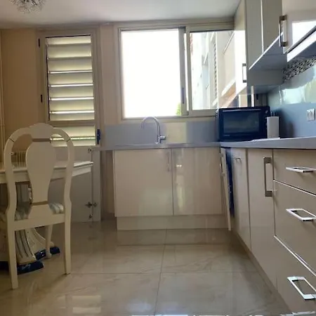 Cagnes-sur-mer, 50m De La Mer, Au Calme 滨海卡涅